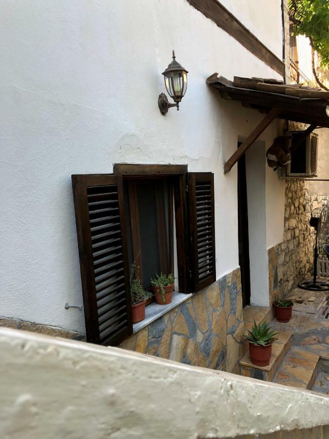 Tomor Shehu Guest House Берат Экстерьер фото